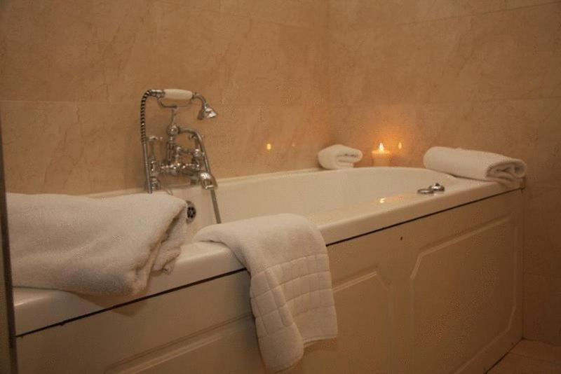 קיל איירן Lake Lodge Guesthouse מראה חיצוני תמונה