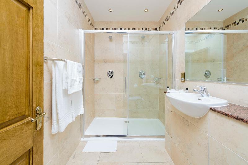 קיל איירן Lake Lodge Guesthouse מראה חיצוני תמונה